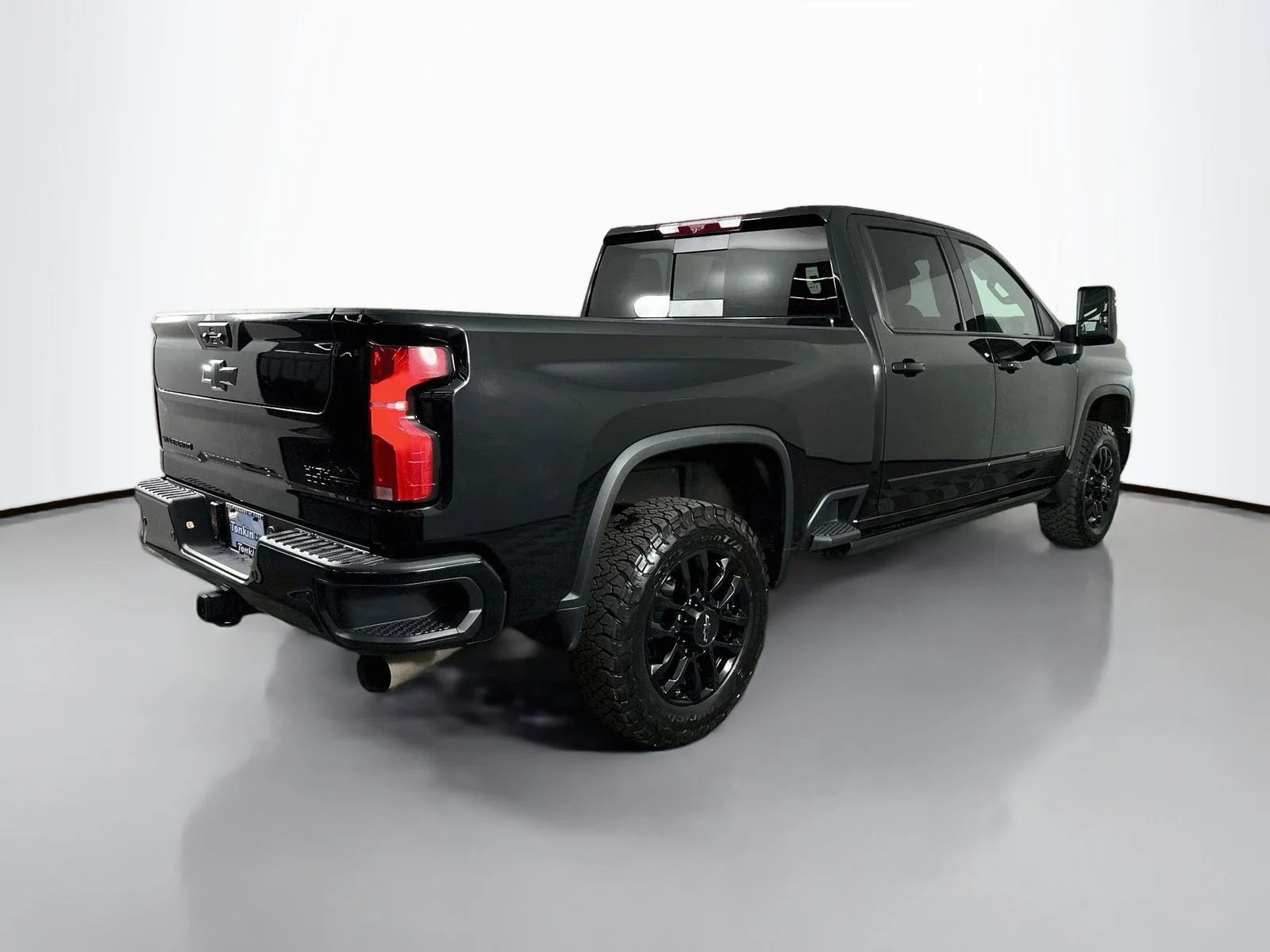 Used 2025 Black Chevrolet High Country image 8