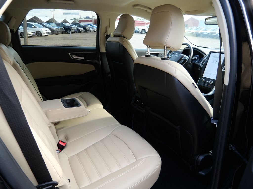 Used 2024 Black Ford SEL image 13