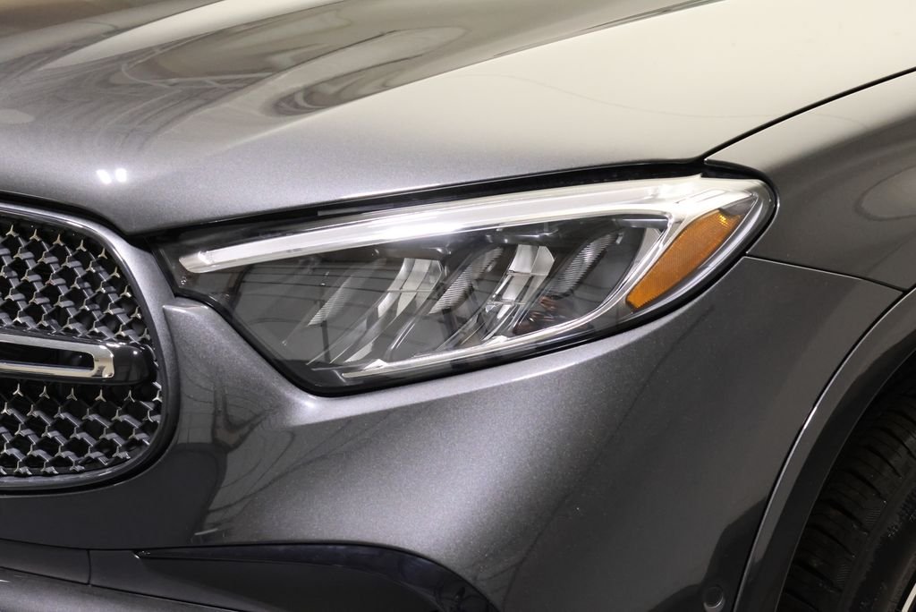 New 2027 Graphite Grey Metallic Mercedes-Benz GLC 300 image 9