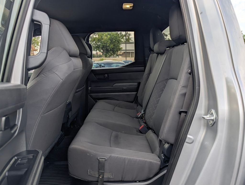 2025 Toyota Tacoma SR5 - Photo 11