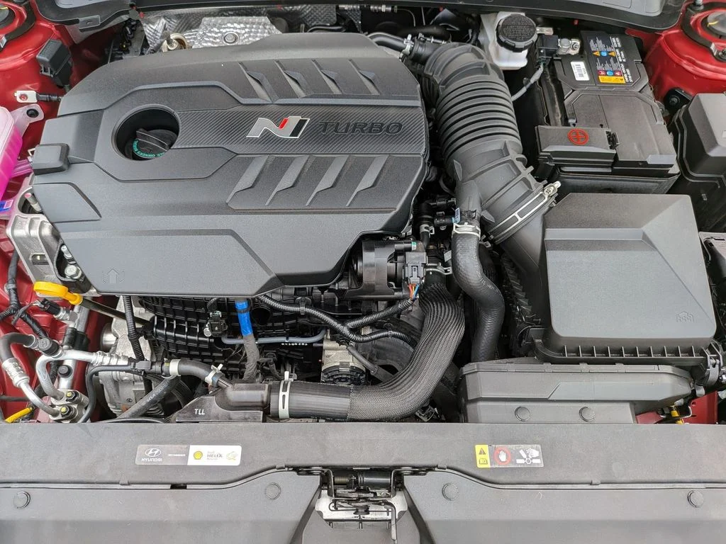 Used 2025 Red Hyundai Base image 29