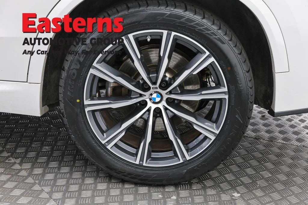 Used 2023 White BMW xDrive40i image 35