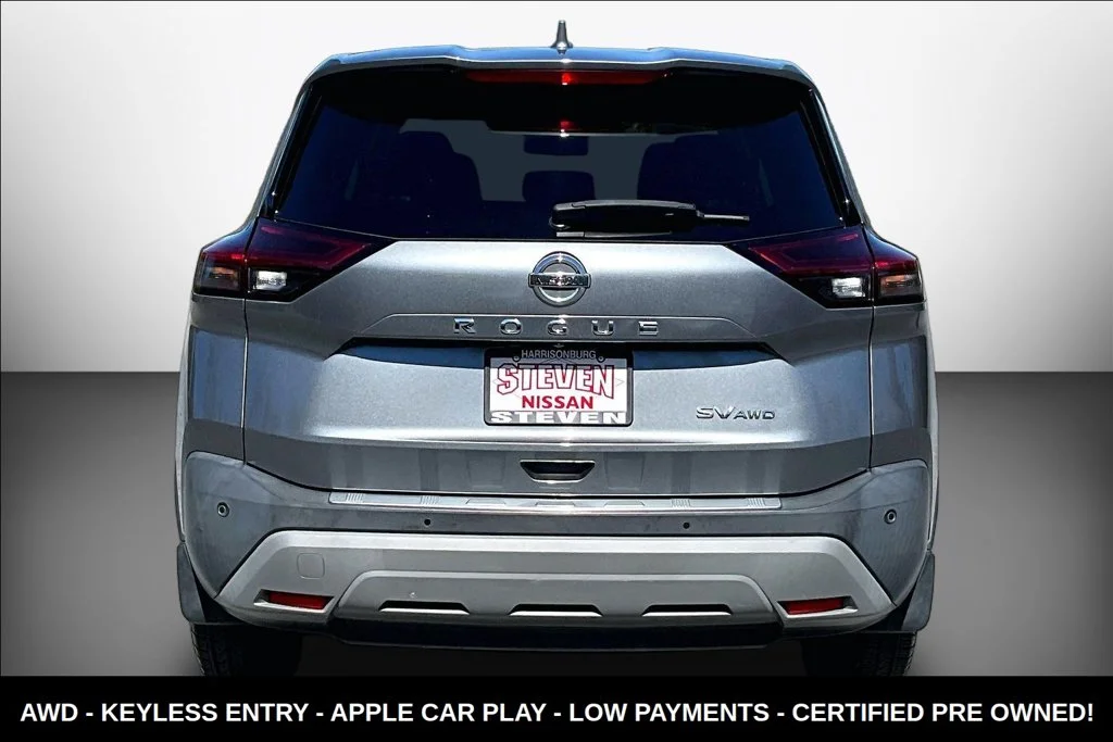 Used 2021 Gray Nissan SV image 5