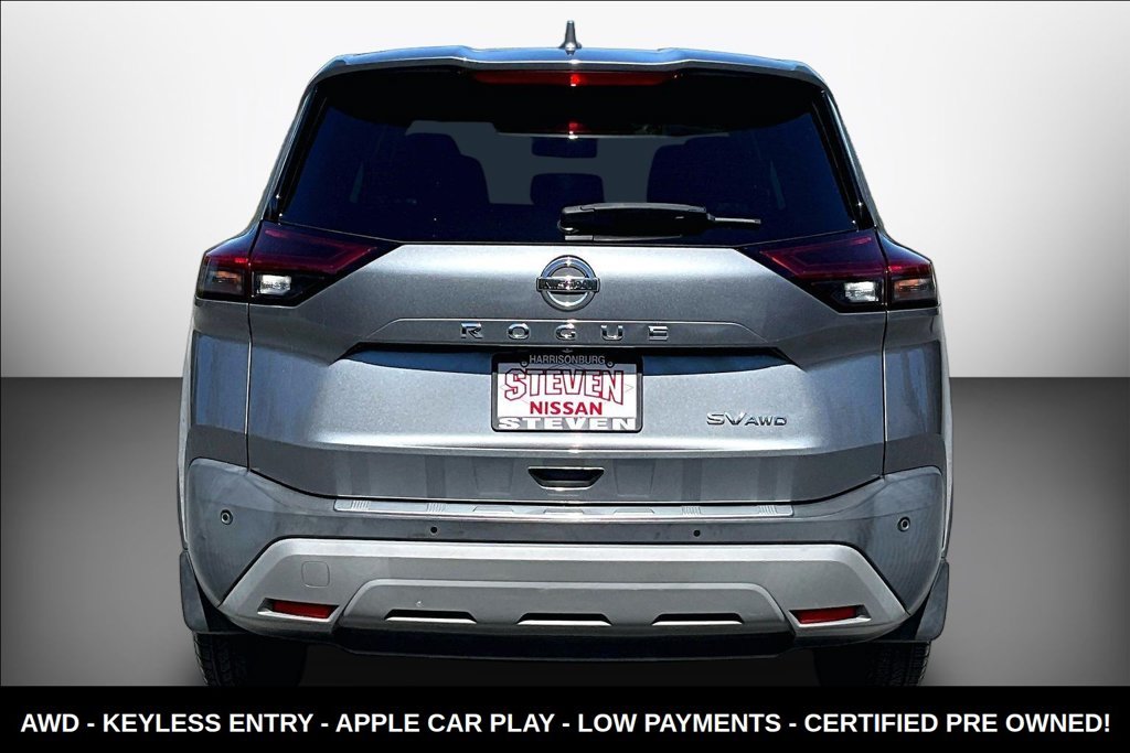 Used 2021 Gray Nissan SV image 5