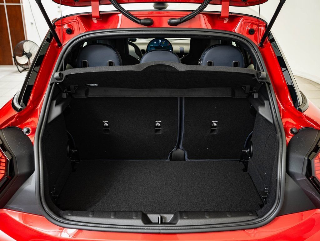 Used 2026 Chili Red MINI Signature image 17