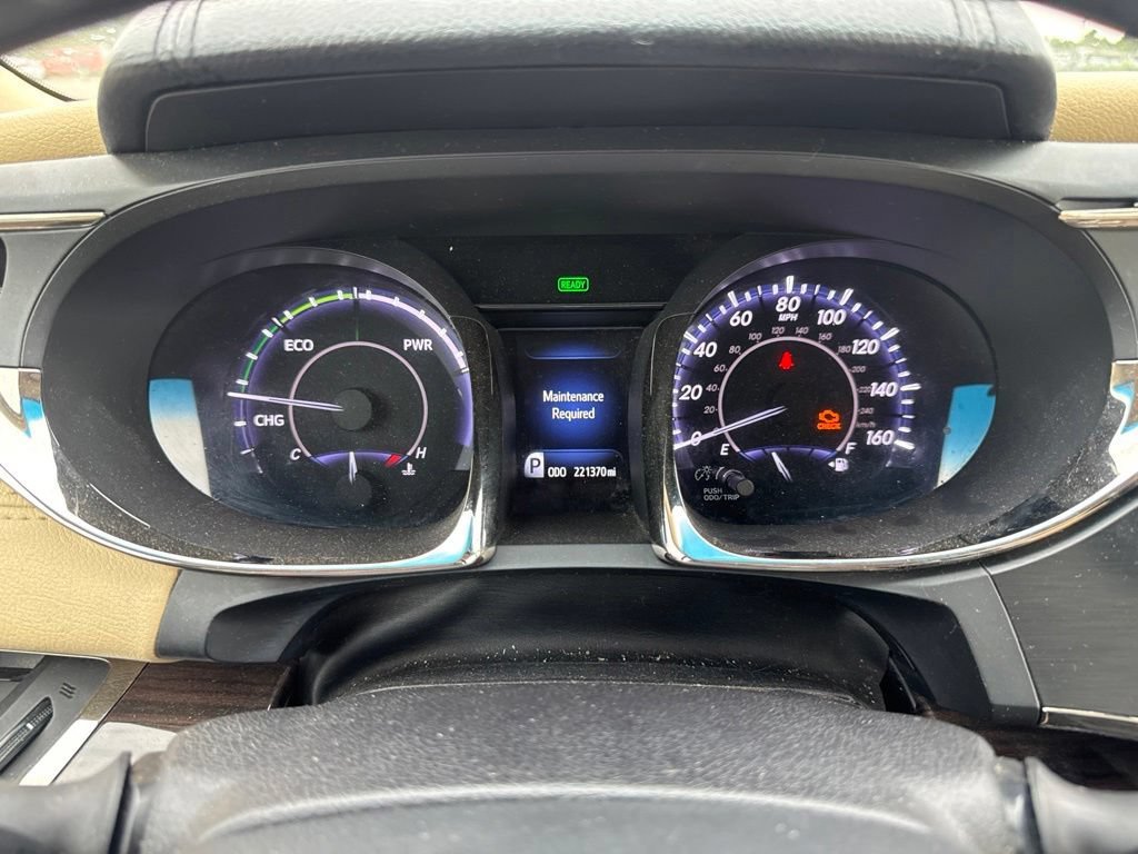 Used 2014  Toyota Limited image 28