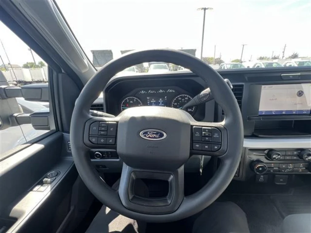 New 2025 Oxford White Ford F-550® XL image 8