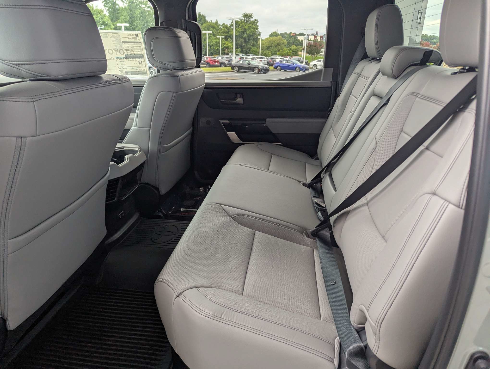 2026 Toyota Tundra Limited - Photo 9