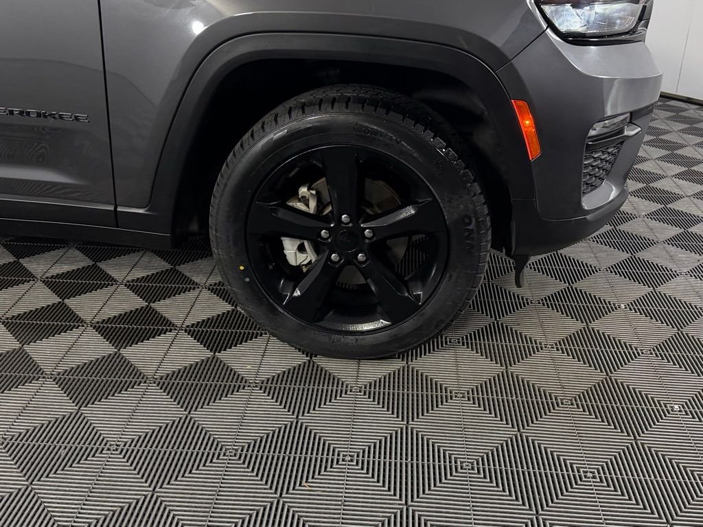 Used 2023 Gray Jeep Limited image 12