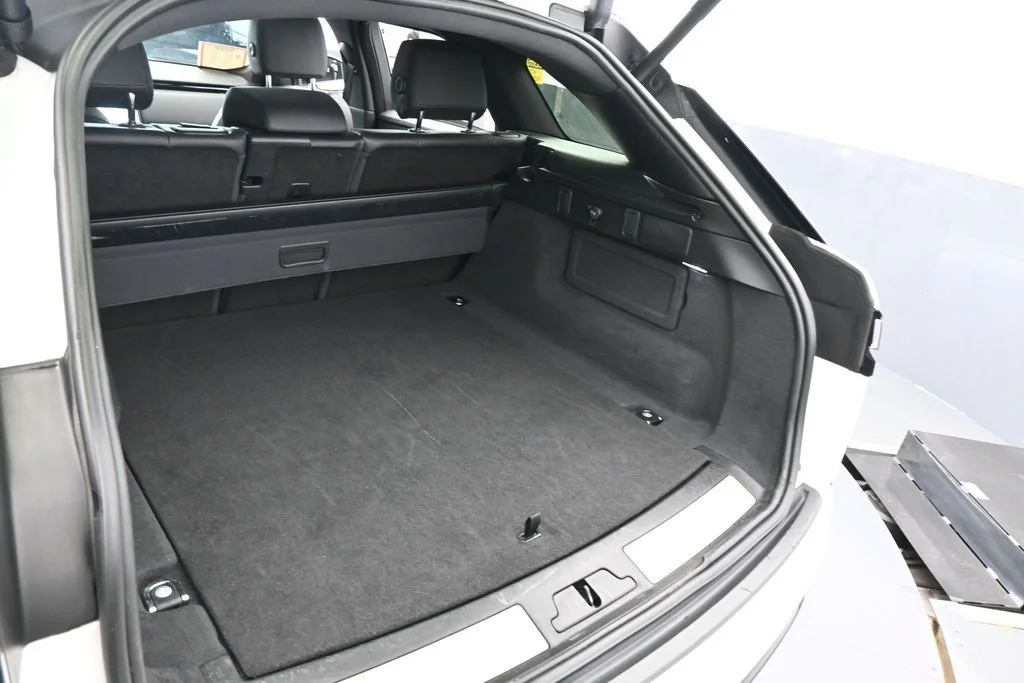 Used 2025 Gray Land Rover Dynamic SE image 32