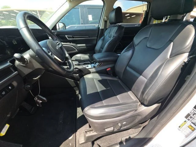 Used 2025 White Kia S image 10