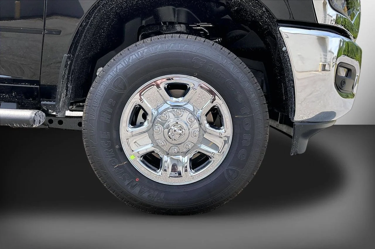 New 2026 Diamond Black Crystal Pearlcoat RAM Tradesman image 32