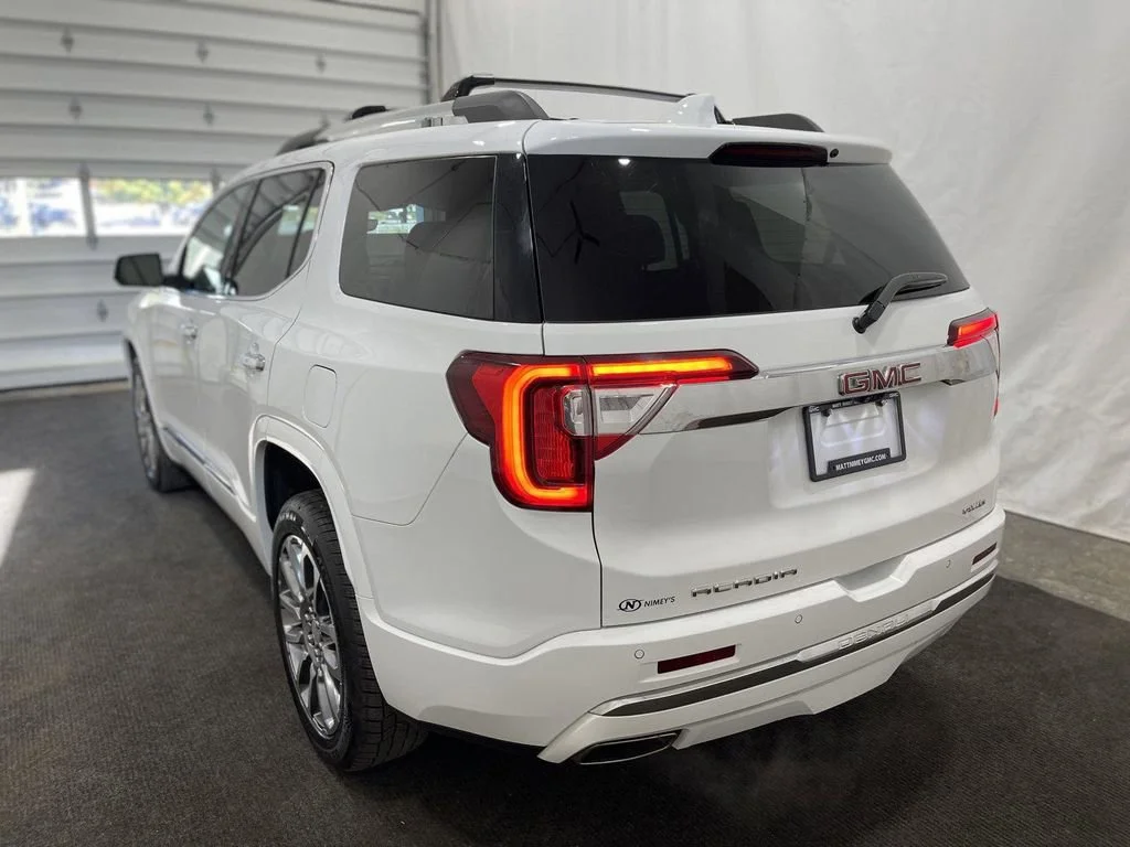 2023 GMC Acadia Denali - Photo 18