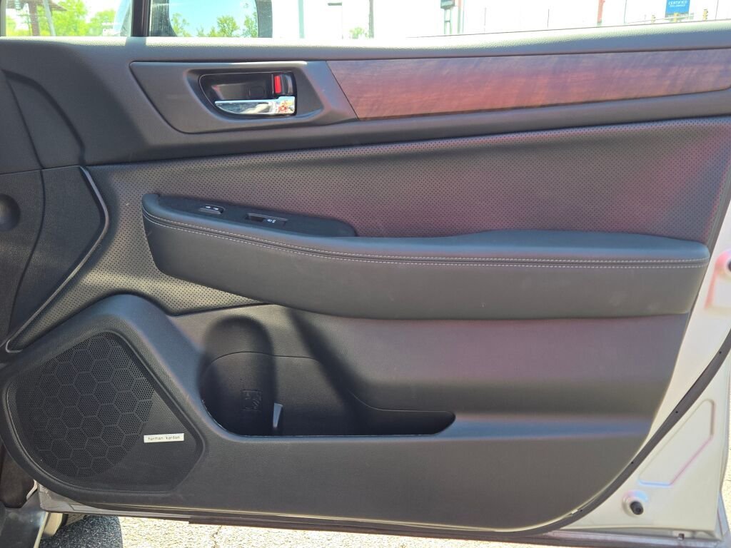 Used 2016 Silver Subaru 2.5i image 8