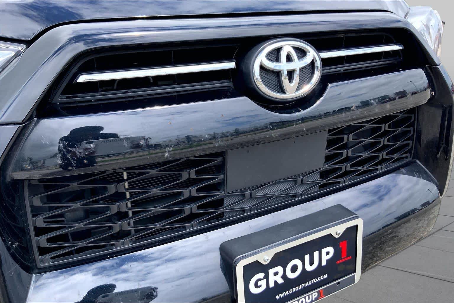 Used 2023 Midnight Black Metallic Toyota SR5 image 29