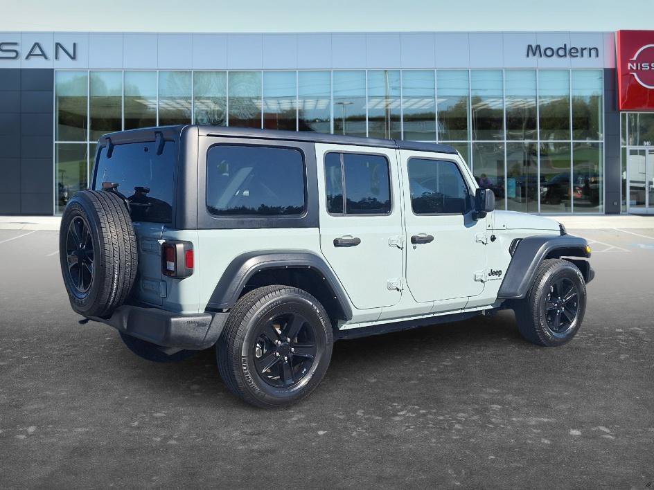 Used 2023 Earl Clearcoat Jeep Sport Altitude image 5