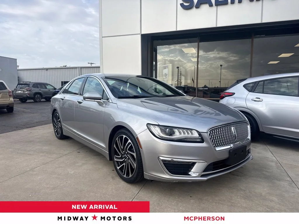 Used 2020 Silver Lincoln Standard image 1
