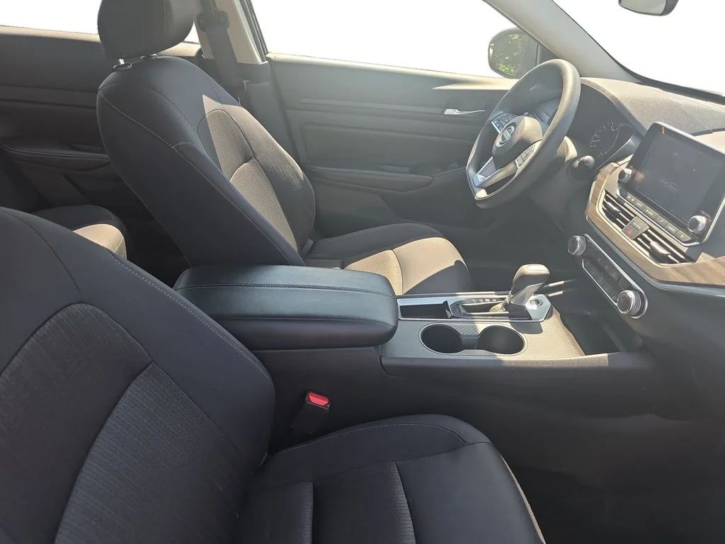 2025 Nissan Altima SV - Photo 24