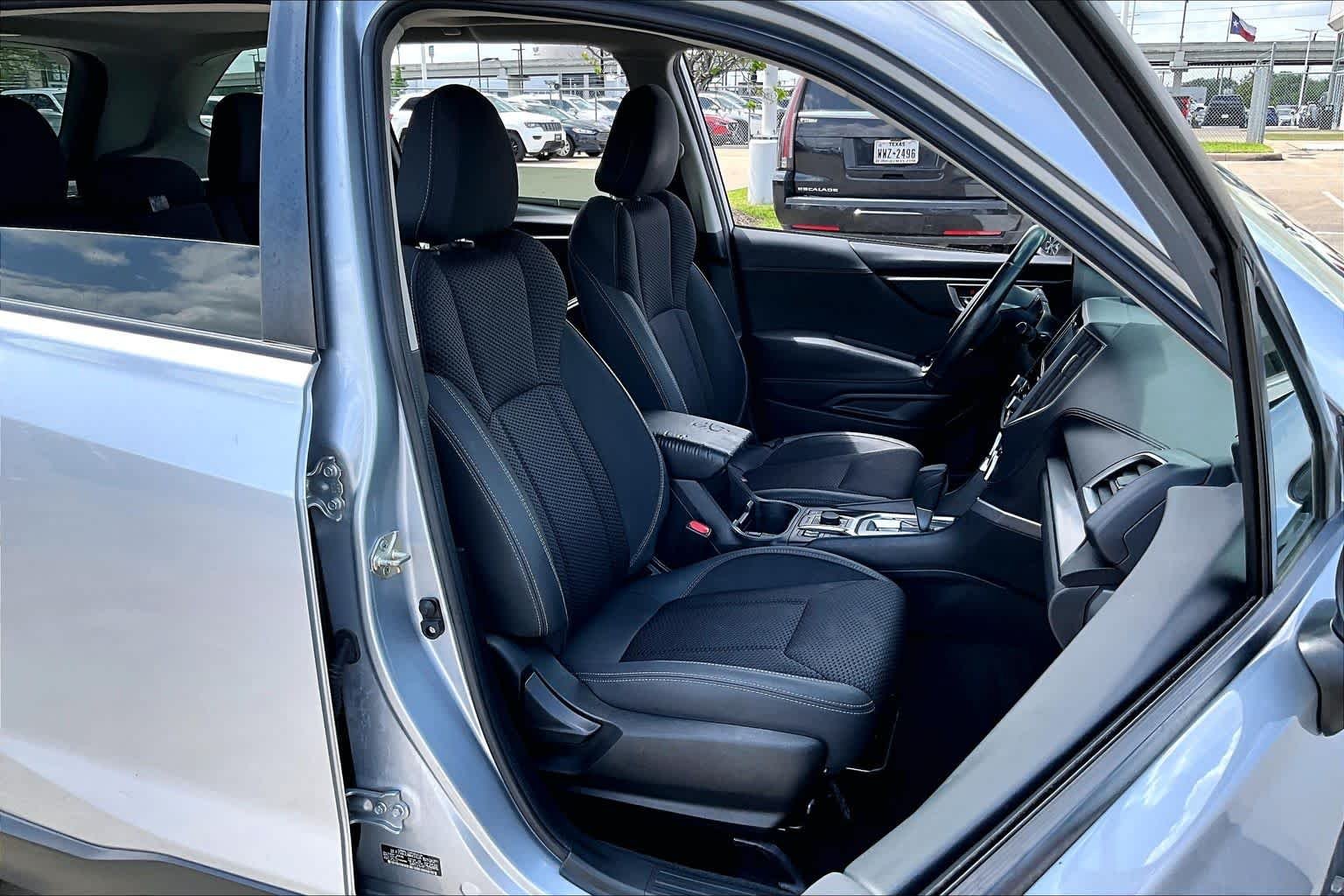 Used 2021 Ice Silver Metallic Subaru Premium image 8