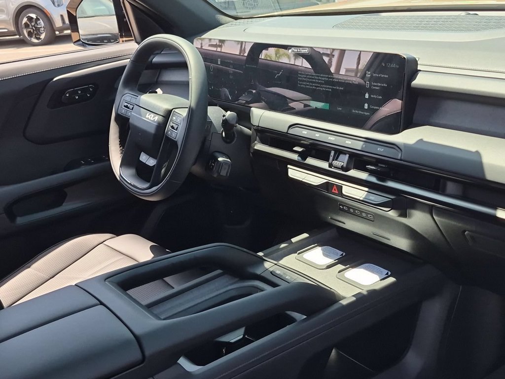 New 2027 Terrain Brown Kia X-LINE SX image 30