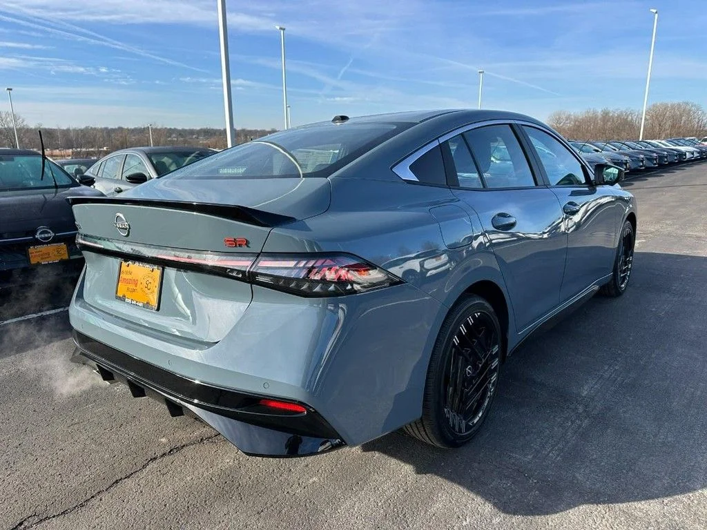 New 2026 Atlantic Gray Metallic Nissan SR image 3