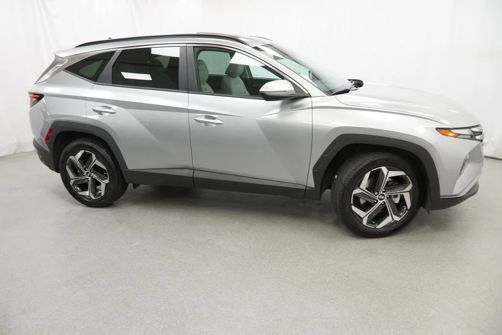Used 2024 Silver Hyundai SEL image 10