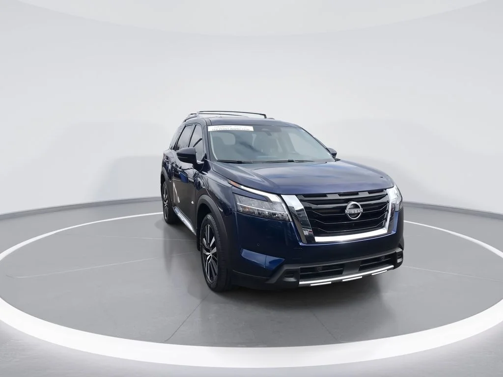 Used 2024 Blue Nissan Platinum image 3