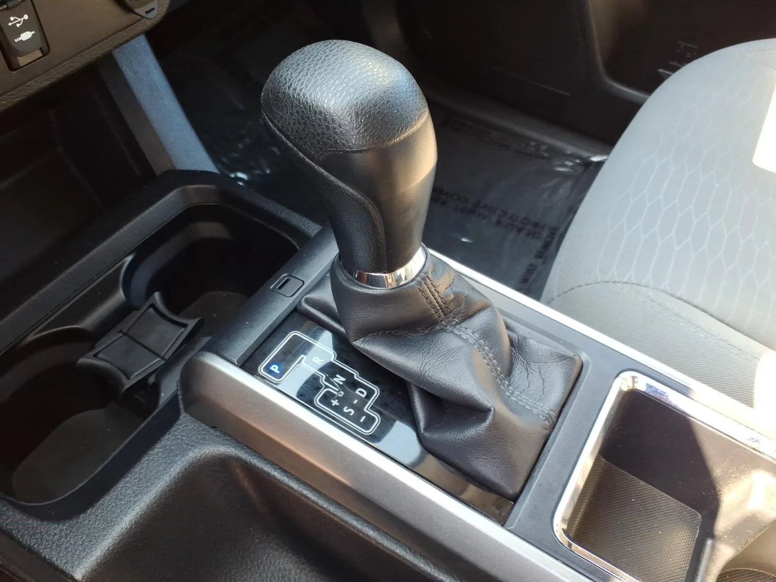 Used 2017 Blazing Blue Pearl Toyota SR5 image 5