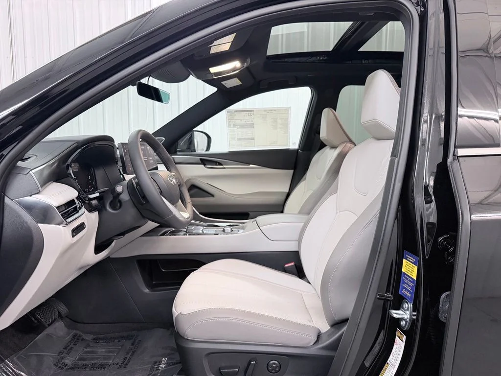 New 2027 BLACK OBSIDIAN INFINITI Luxe AWD image 11