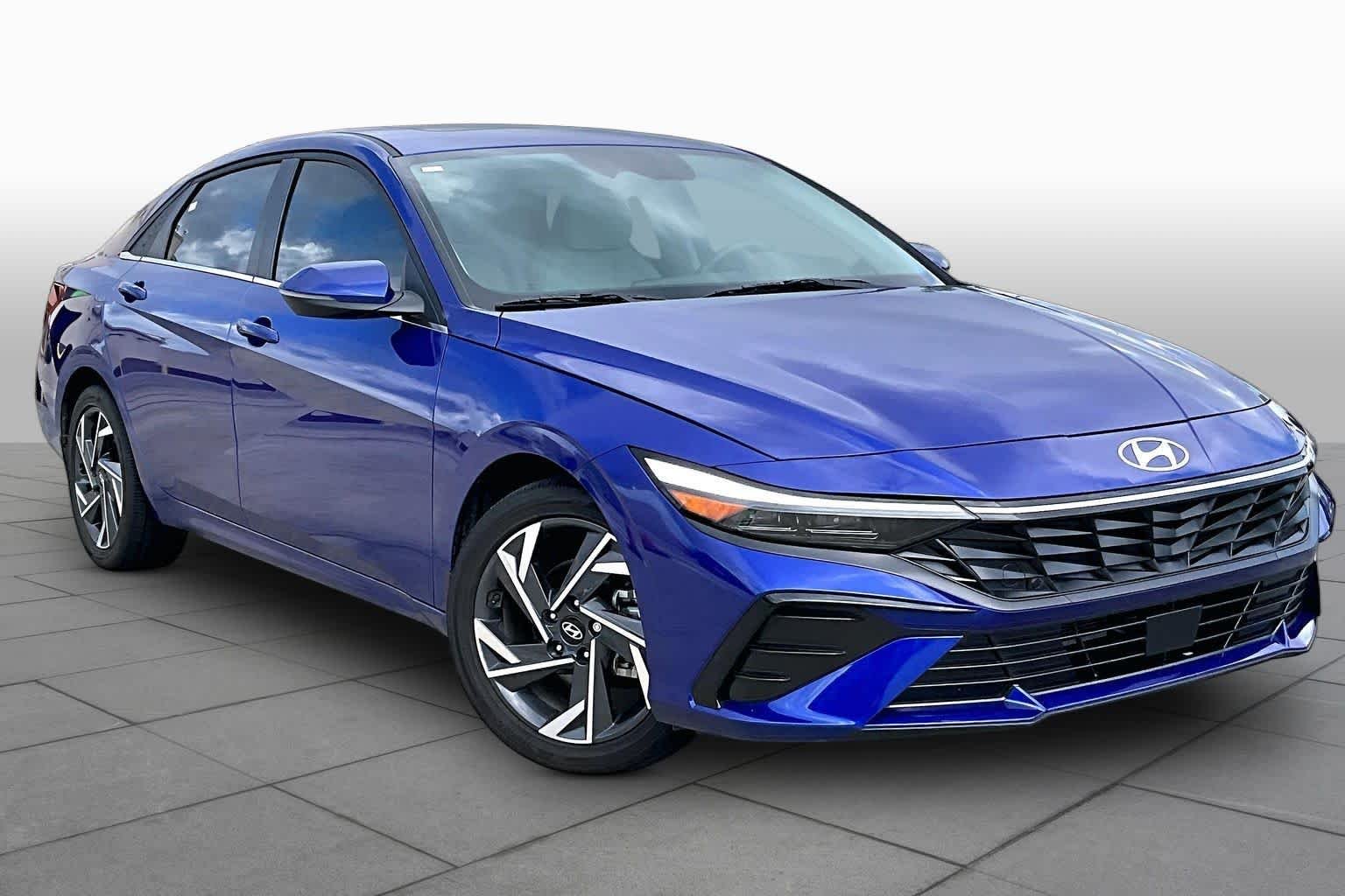 2025 Hyundai Elantra Limited - Photo 6