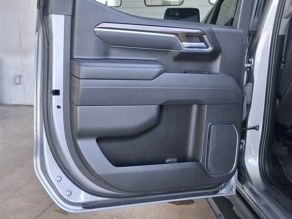 Used 2025 Sterling Gray Metallic Chevrolet LT Trail Boss image 21
