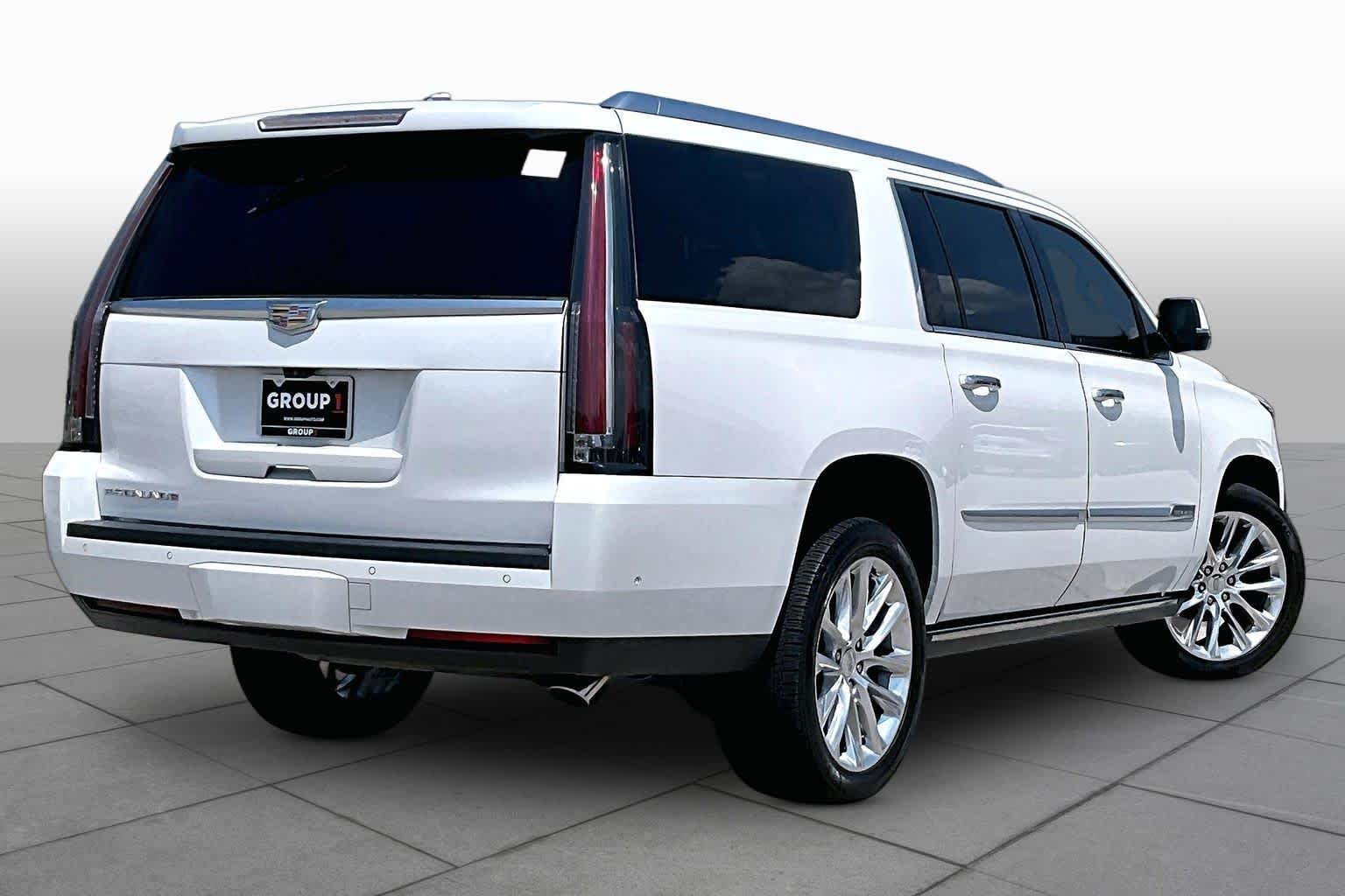 Used 2019 Crystal White Tricoat Cadillac Premium Luxury image 13