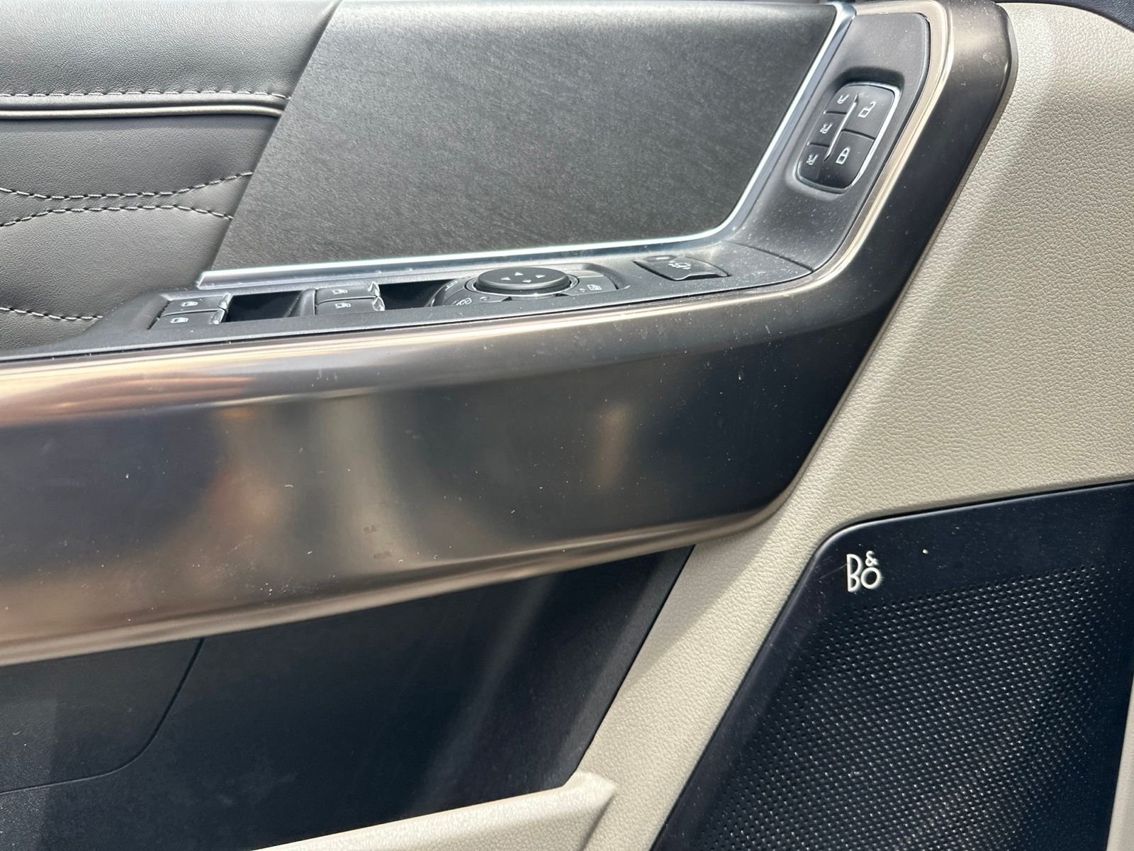 Used 2026 Avalanche Ford Platinum image 18
