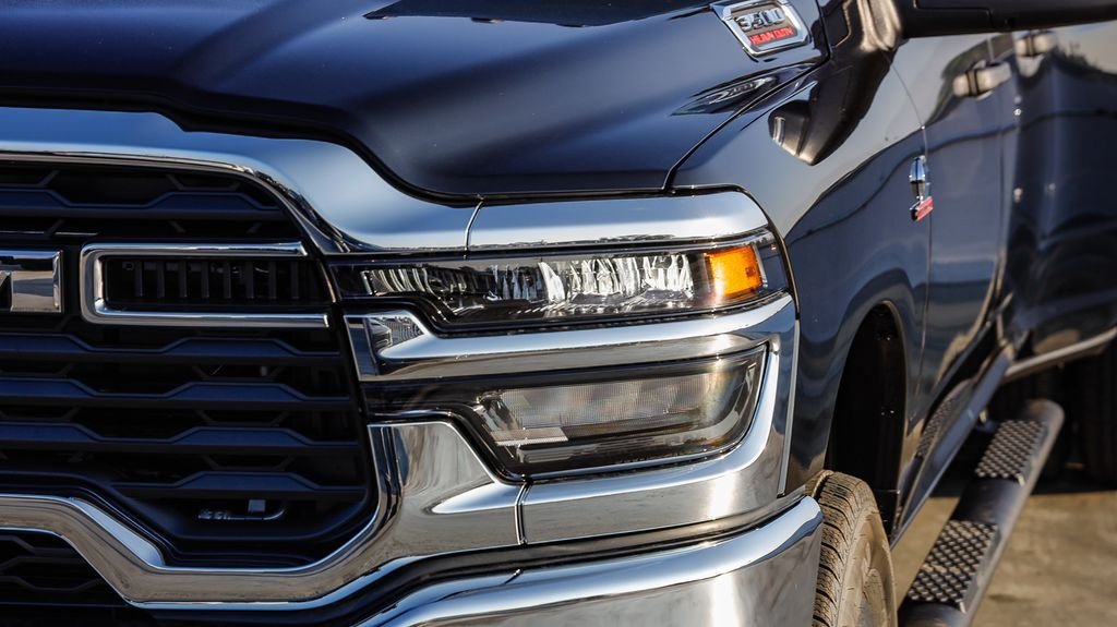 New 2026 Diamond Black Ram Tradesman image 5
