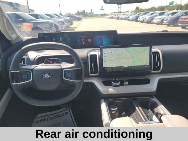 2025 Ford Expedition MAX photo 2