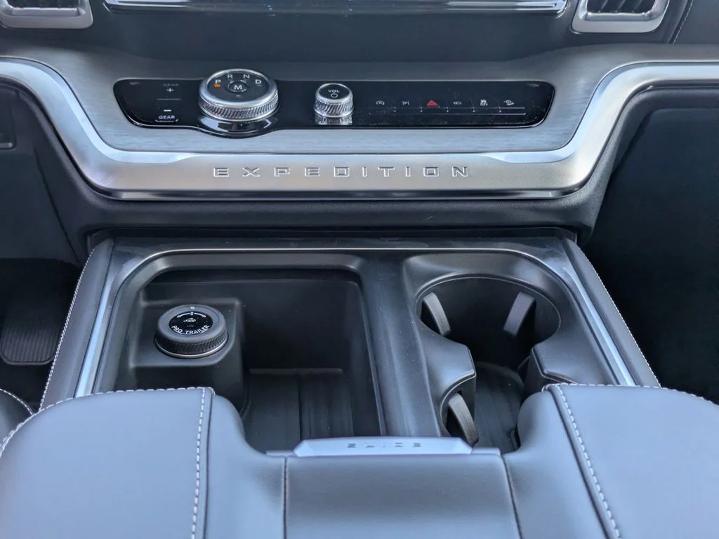 New 2026 Glacier Gray Metallic Tri-Coat Ford Platinum image 23