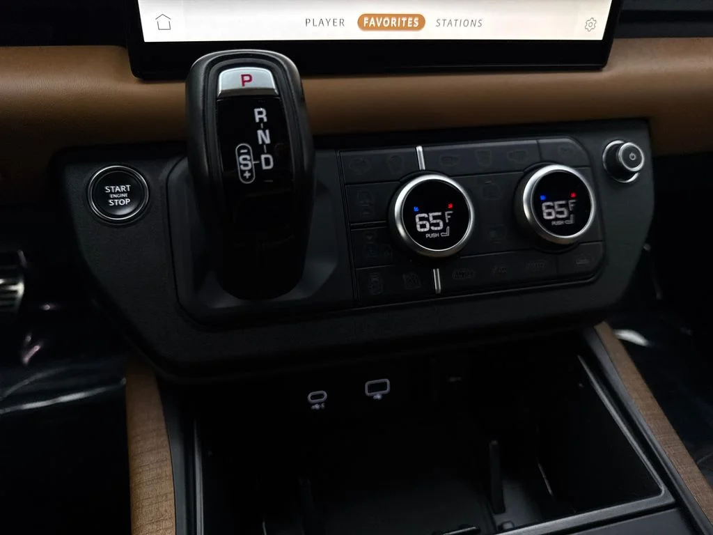 Used 2023 Green Land Rover X image 67