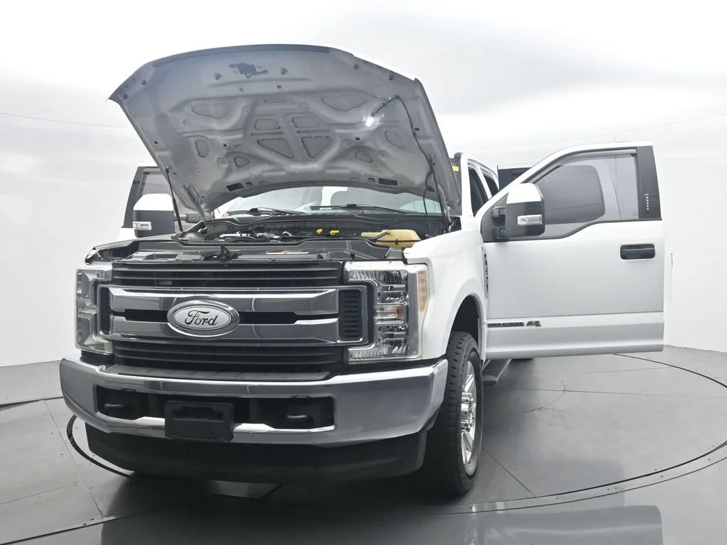 Used 2019 Oxford White Ford XLT image 47