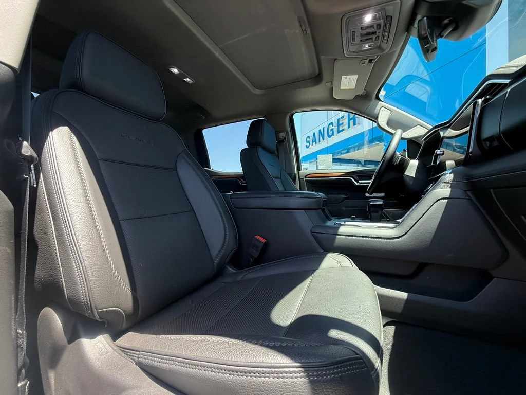 Used 2024 White Frost Tricoat GMC Denali image 14