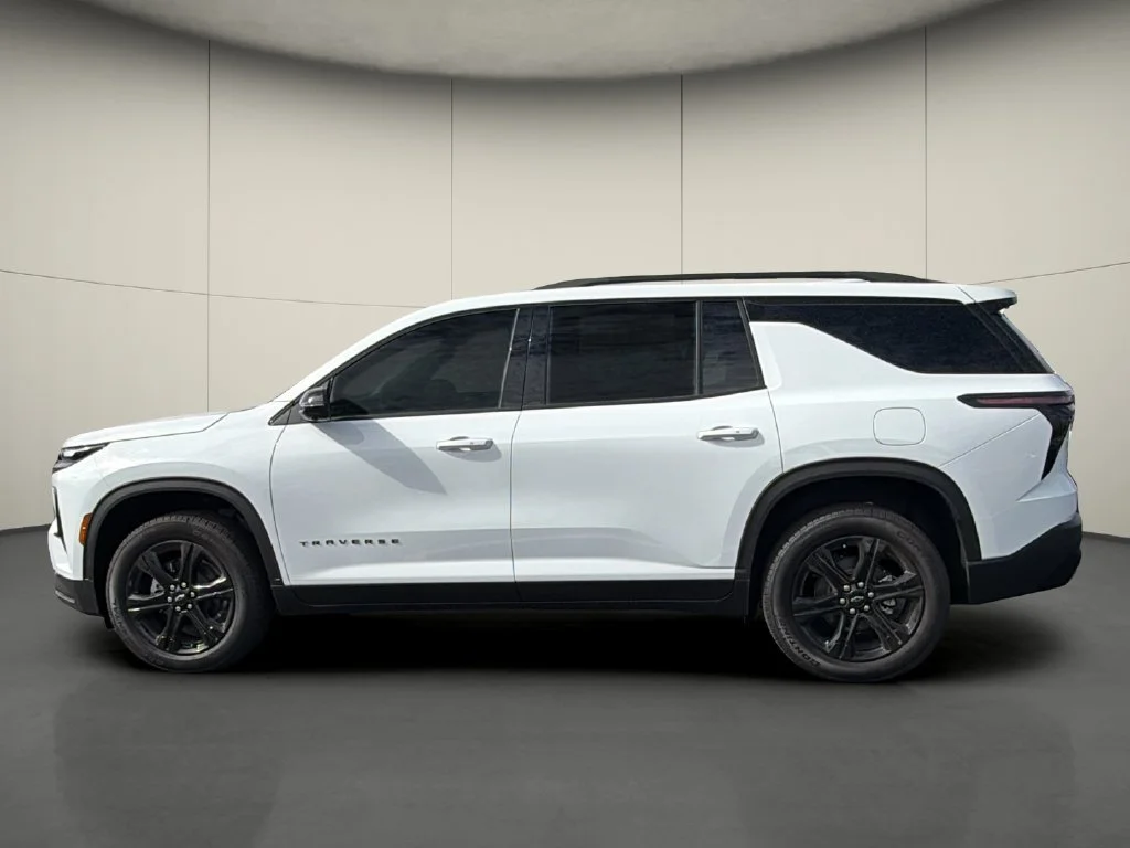New 2027 Summit White Chevrolet LT image 4