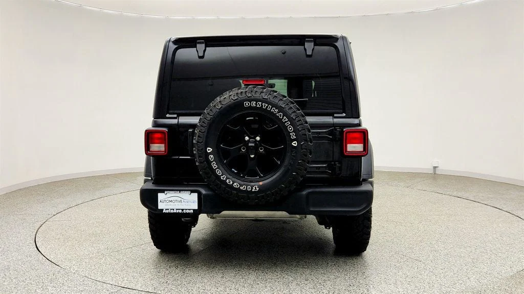 Used 2022 Black Clearcoat Jeep Unlimited Willys 4x4 w/ Sky One-Touch Top & Alpine Audio image 6