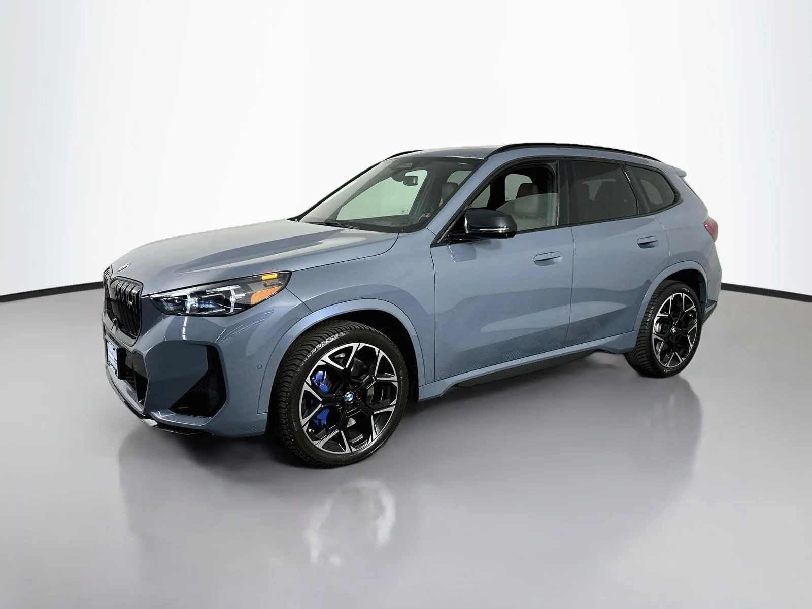 Used 2024 Storm Bay Metallic BMW M35i image 3