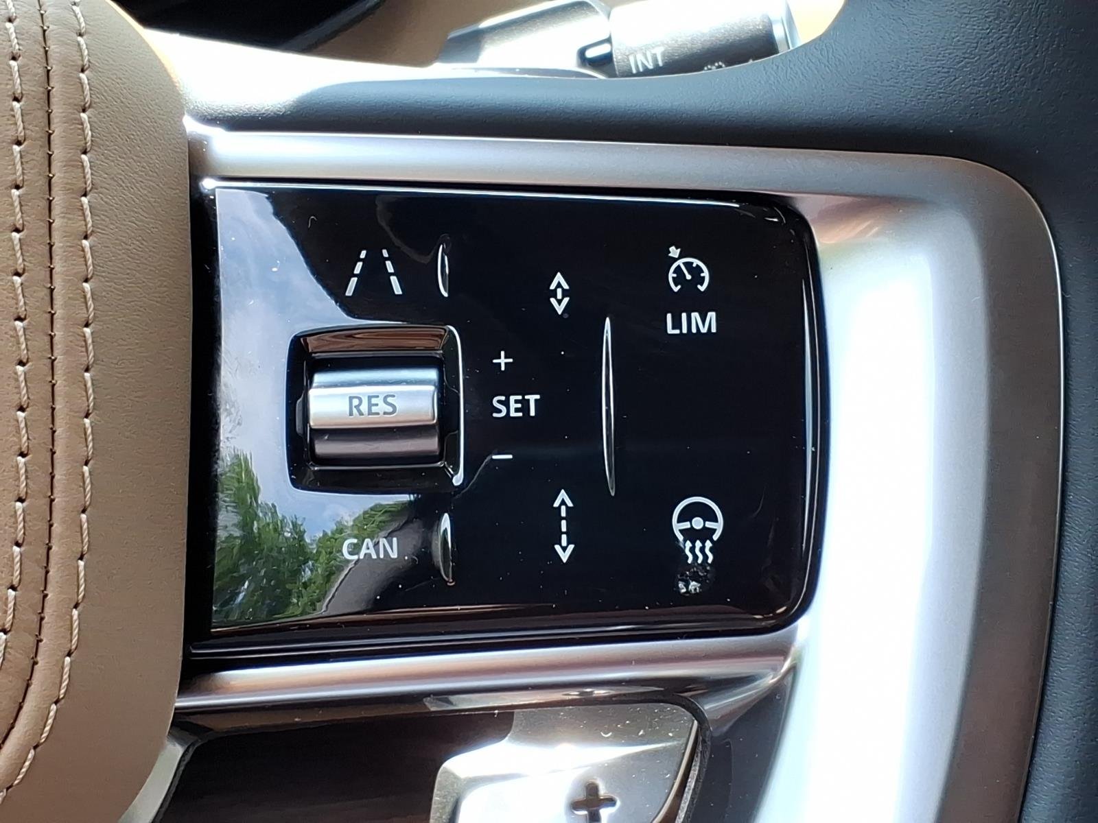 New 2026 Santorini Black Land Rover SE image 15