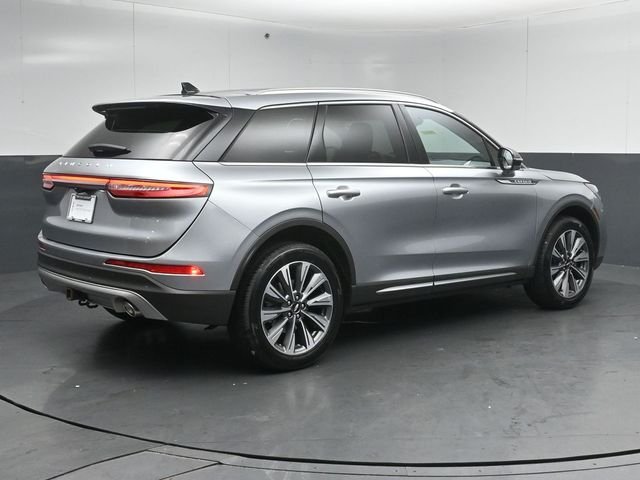 Used 2022 Silver Lincoln Reserve image 7
