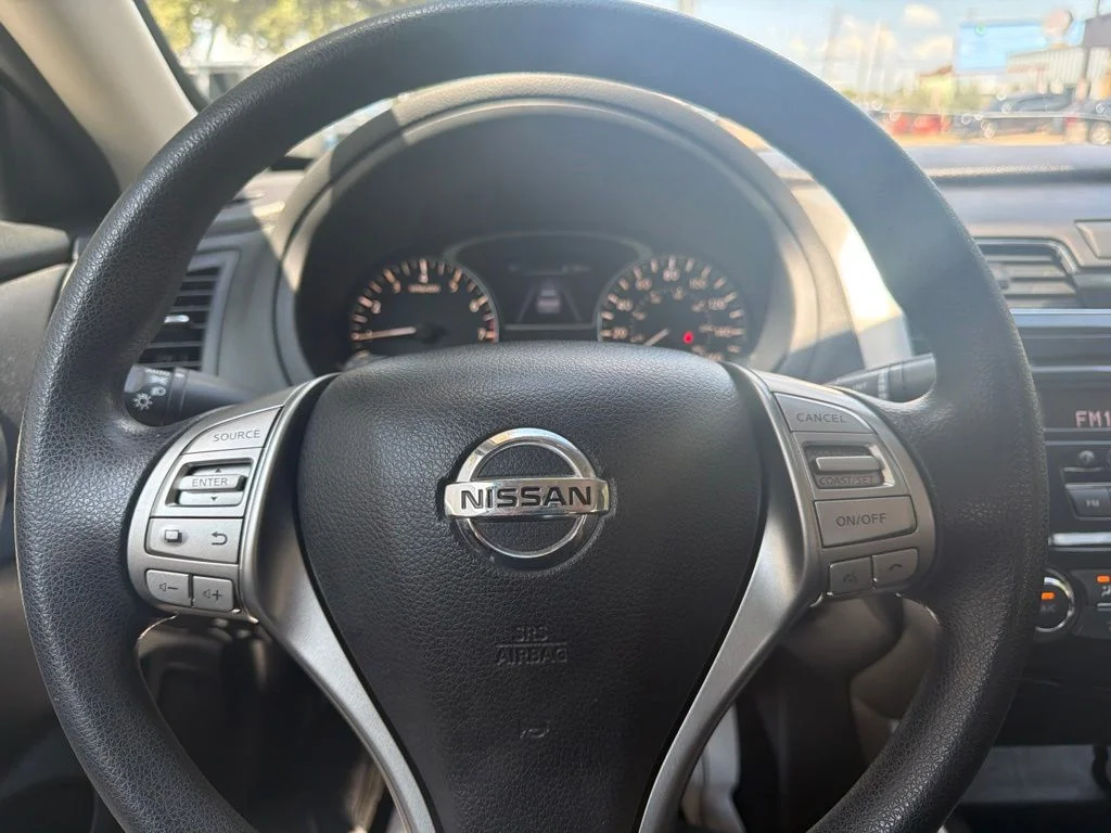 Used 2015 Blue Nissan 2.5 S image 17