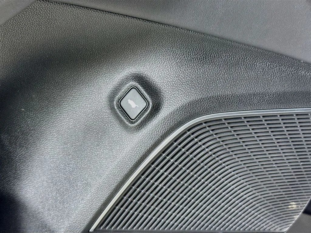 Used 2023  Acura Technology image 23
