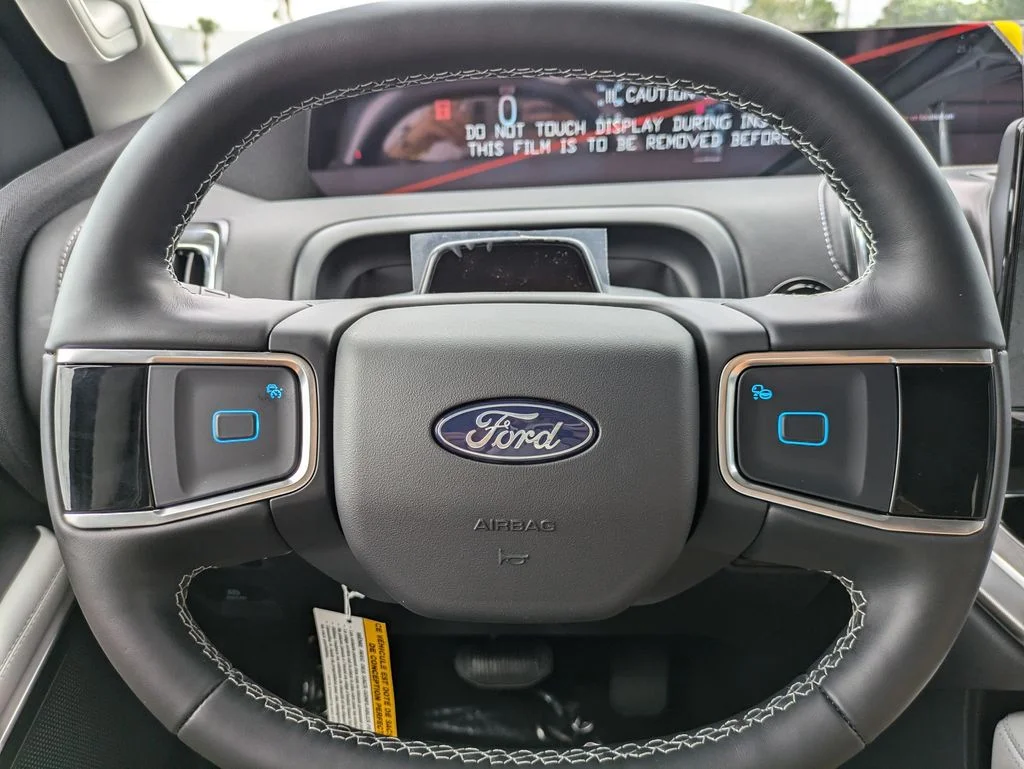 New 2026 Star White Metallic Tri-Coat Ford Platinum image 31