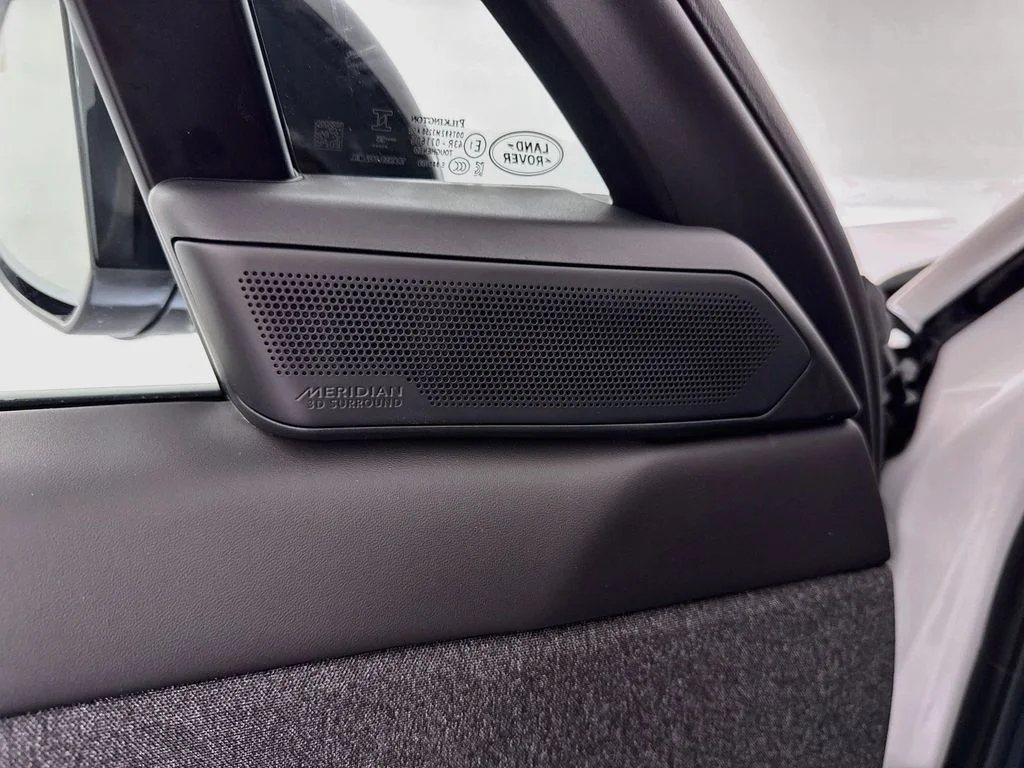 New 2026 Fuji White Land Rover Dynamic SE image 19
