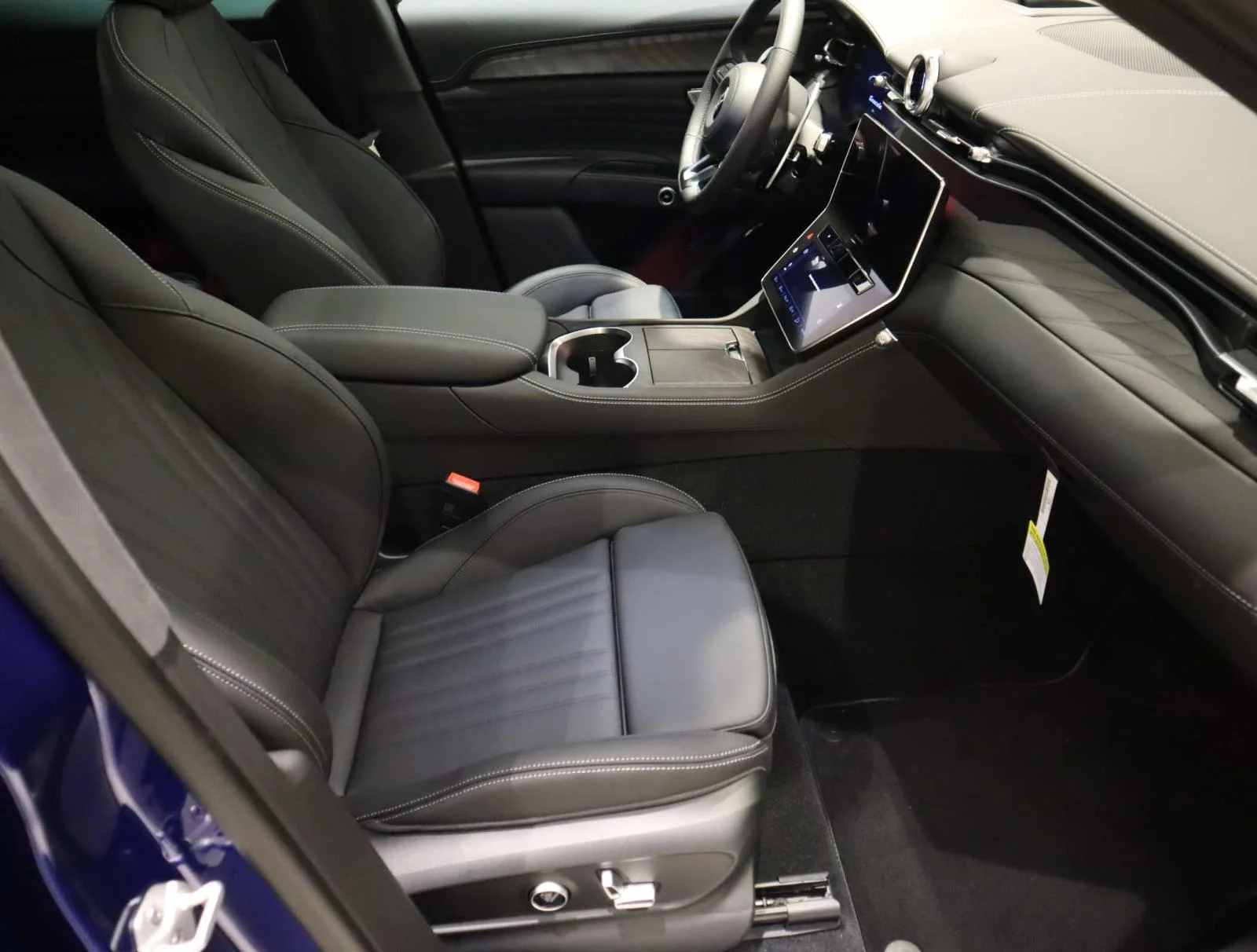 New 2025 Blu Modena Metallic Maserati AWD image 16