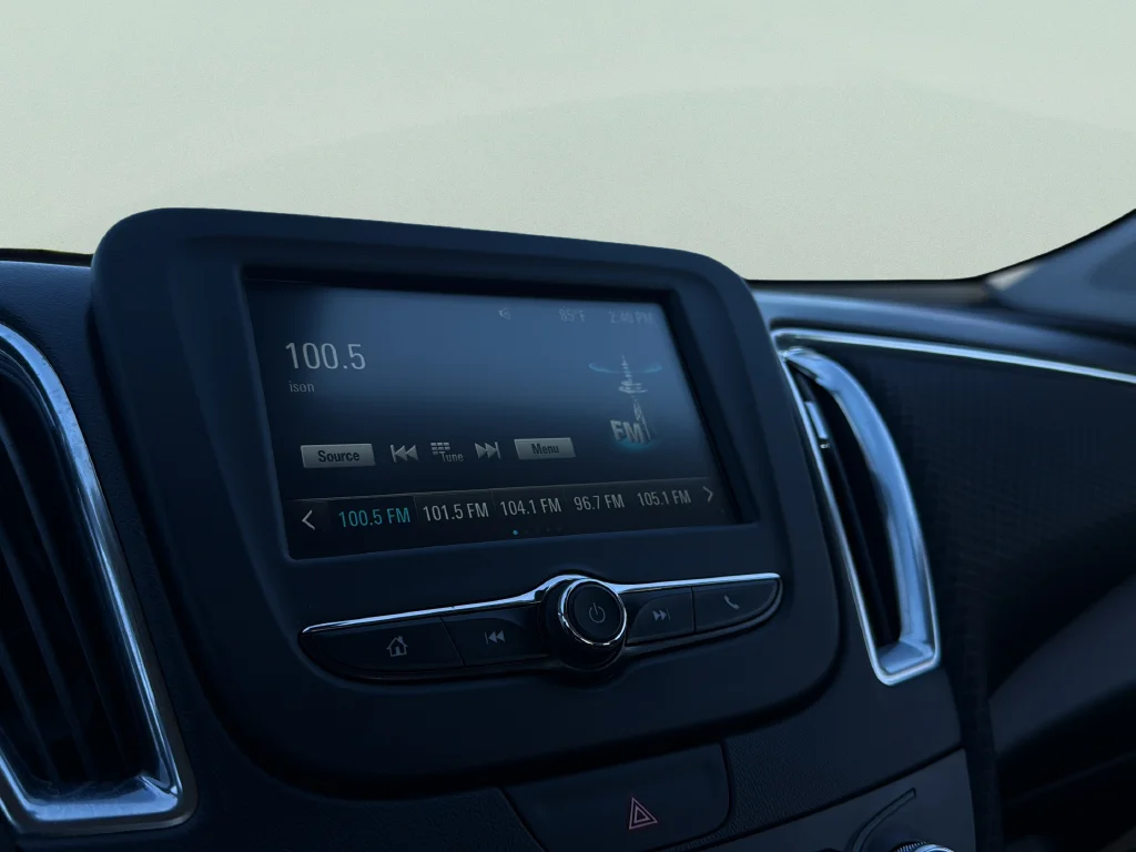 Used 2018 Blue Velvet Metallic Chevrolet LT image 13